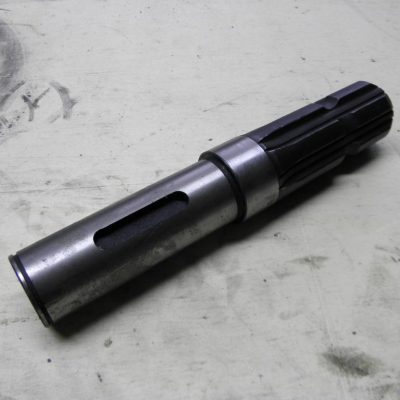 Tőkekifúvó gyorsítóház meghajtó tengely